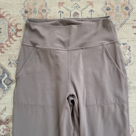 *SOLD* Lululemon align jogger crop - size 4 - Picture 5 of 5